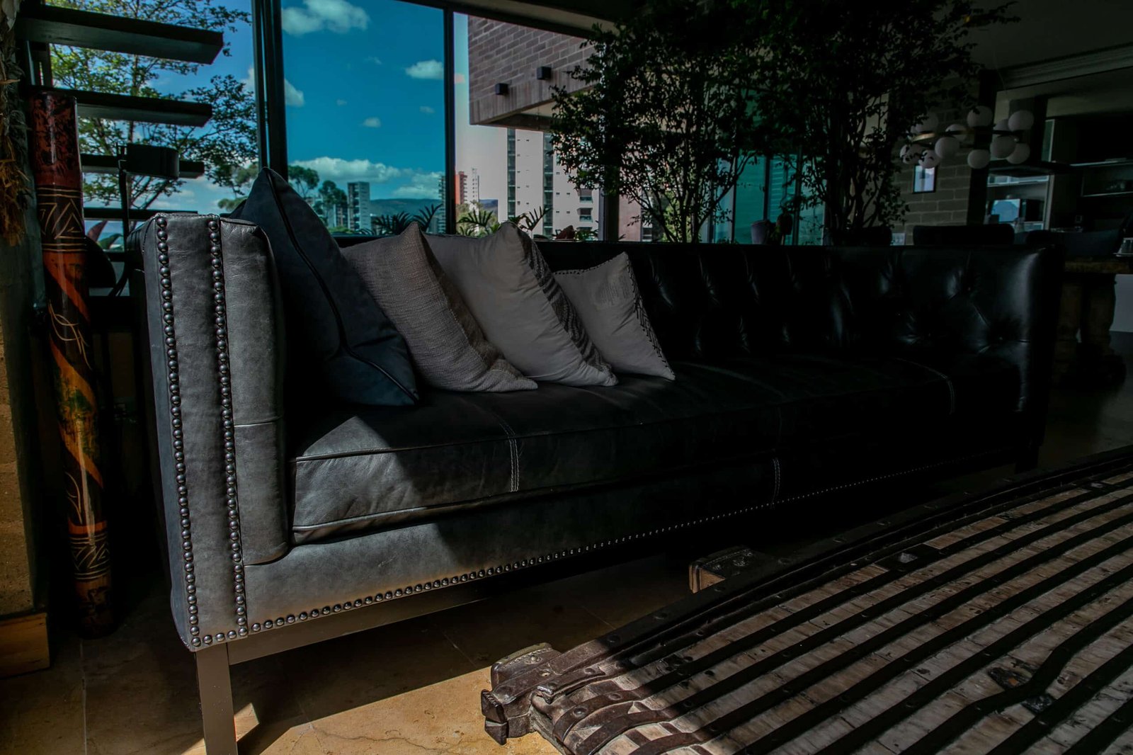 Polarizado (Películas de Control solar) con Filtro rayos UV y Rayos IR (Infrarrojos) la verdad sobre las causas del deterioro en nuestros muebles.